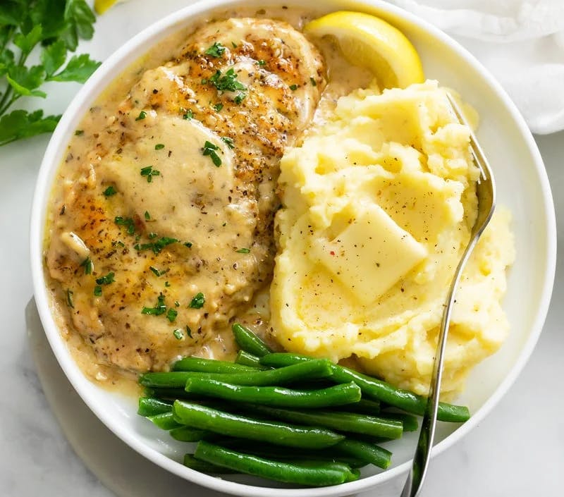 Chicken with creamy white wine sauce
